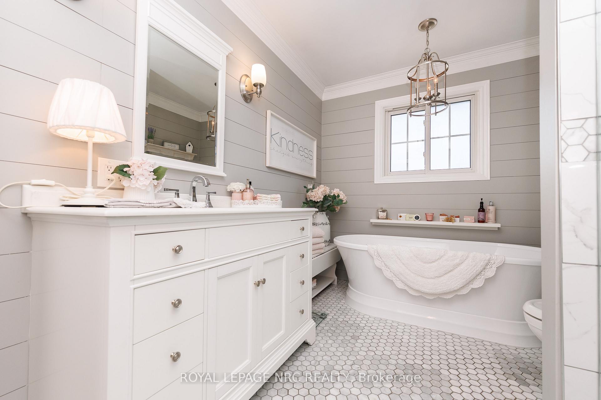 Photo 17 of 27 Bahama Bay, St. Catharines, Bunting/Linwell — HOMEH