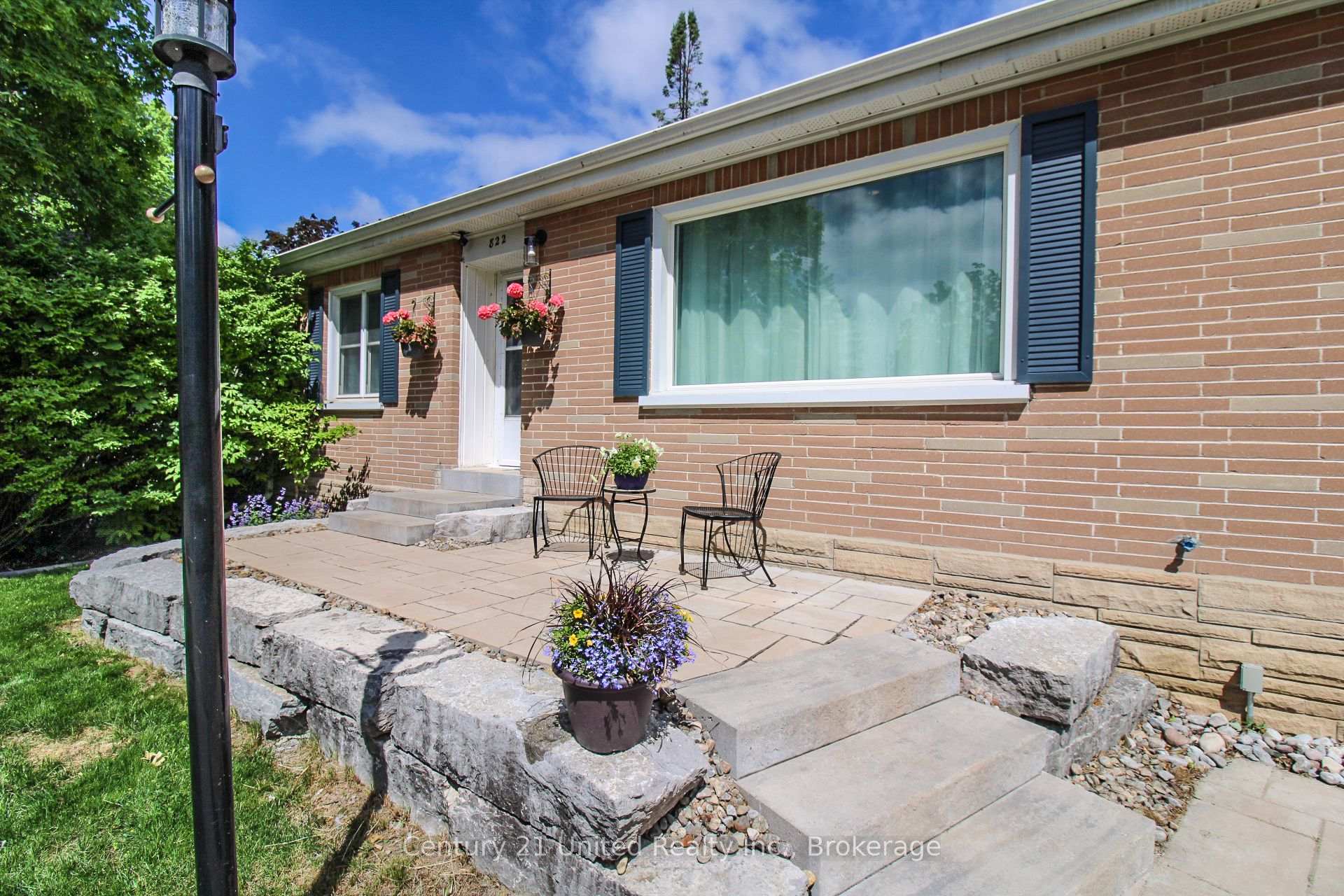 Photo 2 of 822 Argyle Street, Peterborough, Northcrest Ward 5 — HOMEH