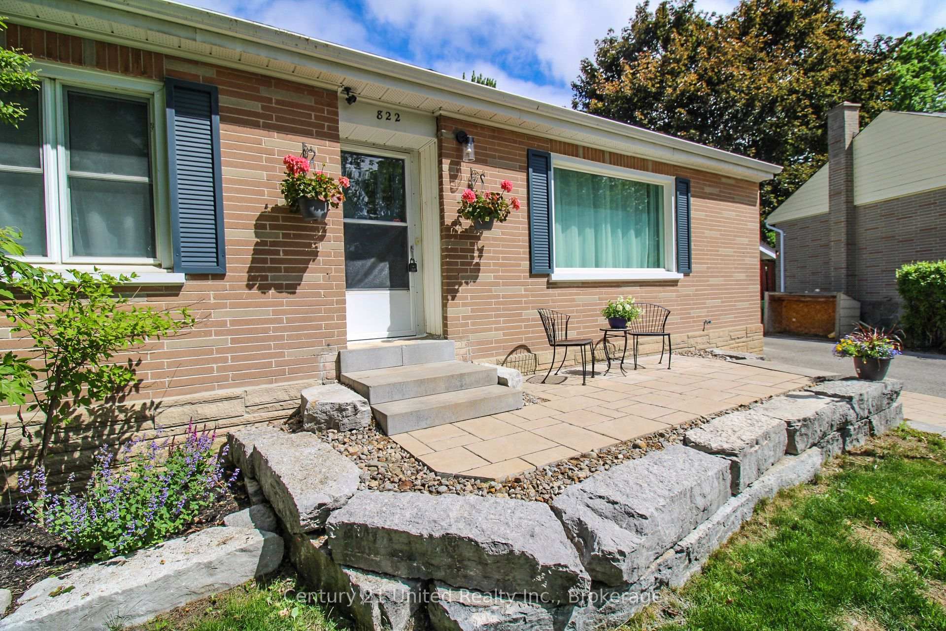 Photo 3 of 822 Argyle Street, Peterborough, Northcrest Ward 5 — HOMEH