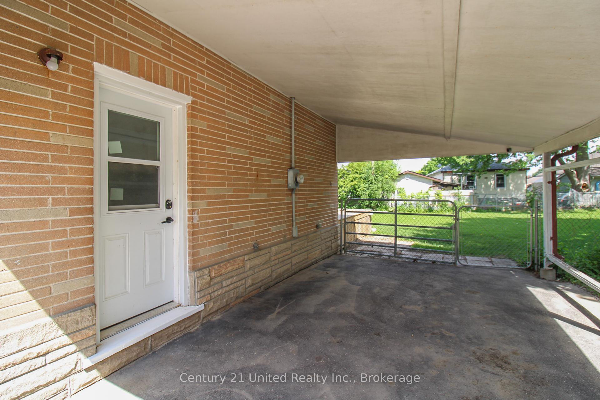Photo 4 of 822 Argyle Street, Peterborough, Northcrest Ward 5 — HOMEH