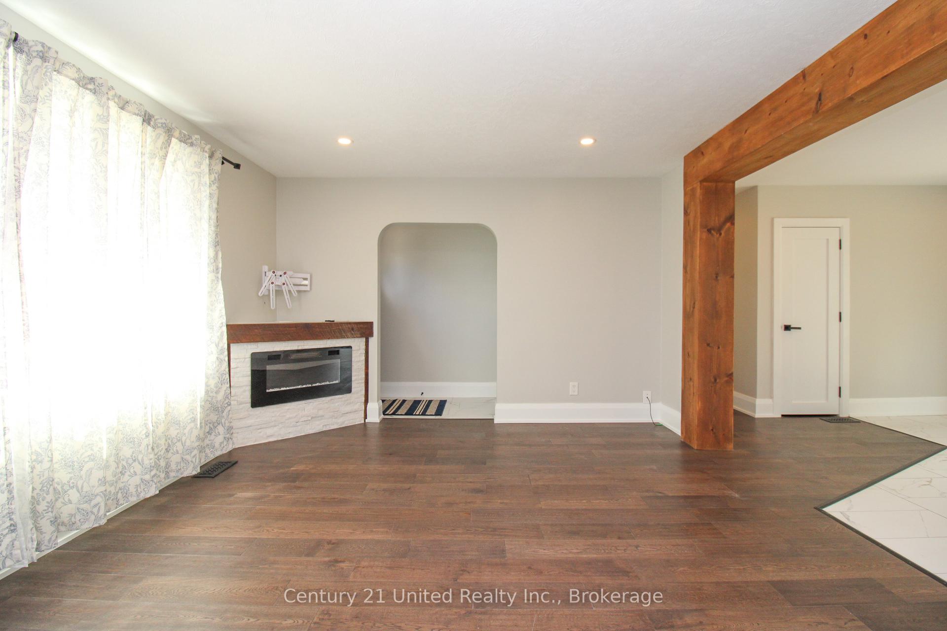 Photo 11 of 822 Argyle Street, Peterborough, Northcrest Ward 5 — HOMEH