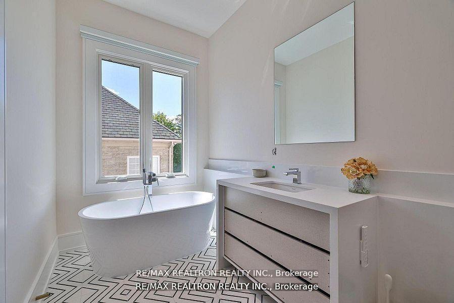 Photo 39 of 41 Thornbank Road, Vaughan, Uplands — HOMEH