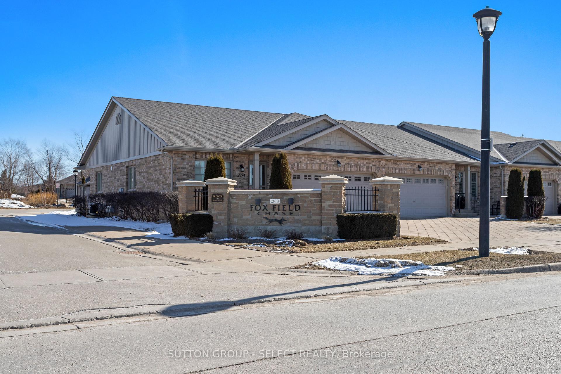 Photo 2 of 2094 Denview Avenue, London, North S — HOMEH