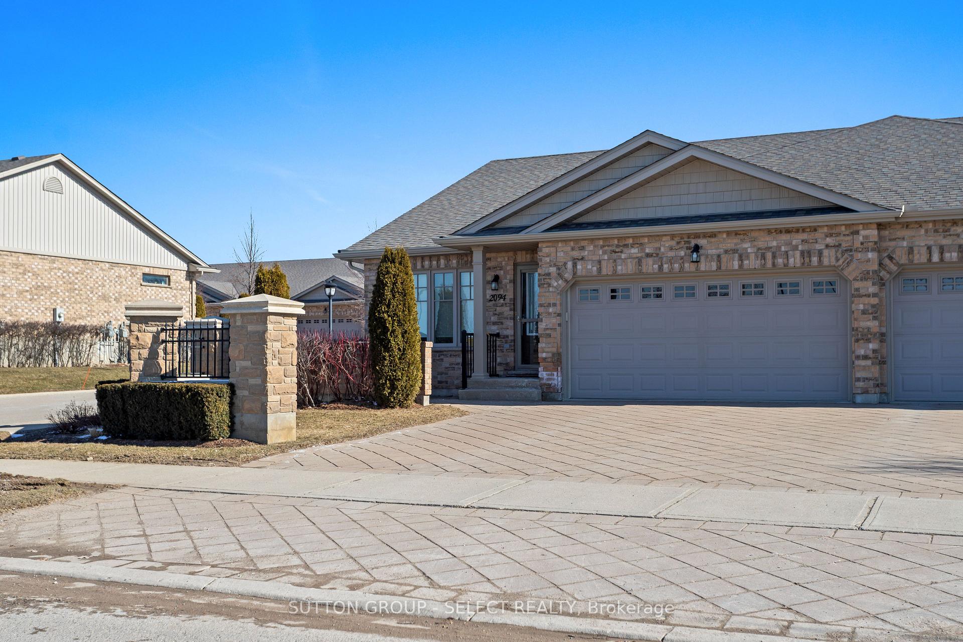 Photo 3 of 2094 Denview Avenue, London, North S — HOMEH