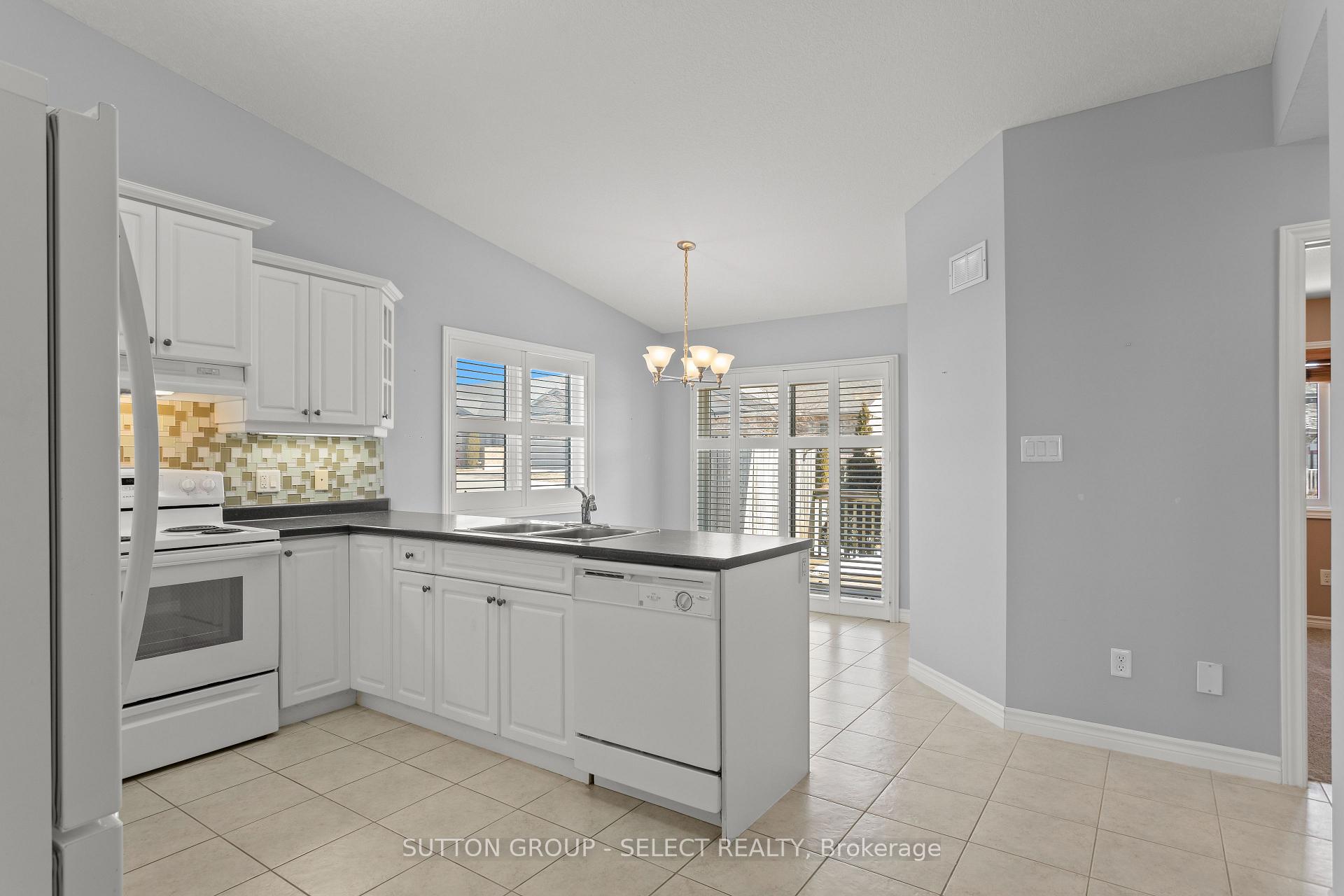 Photo 12 of 2094 Denview Avenue, London, North S — HOMEH