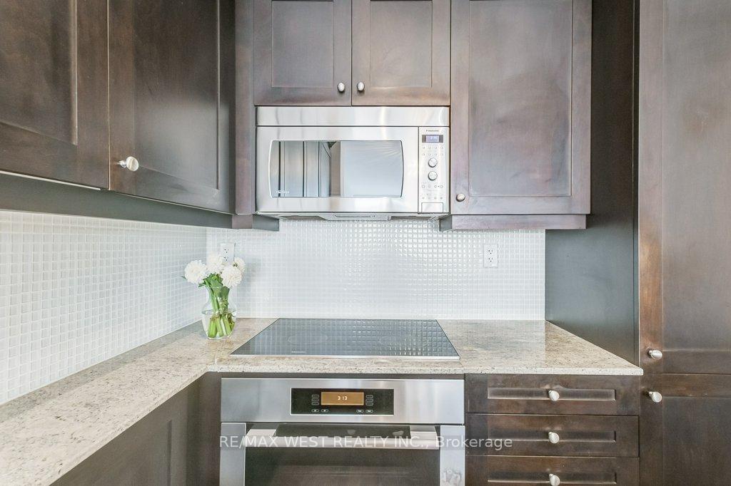 Photo 10 of Unit 818, 1 Bedford Road, Toronto, The Annex — HOMEH