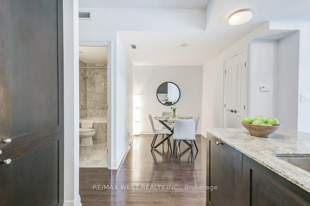 Photo 11 of Unit 818, 1 Bedford Road, Toronto, The Annex — HOMEH