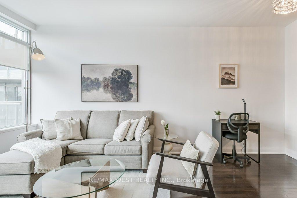 Photo 16 of Unit 818, 1 Bedford Road, Toronto, The Annex — HOMEH