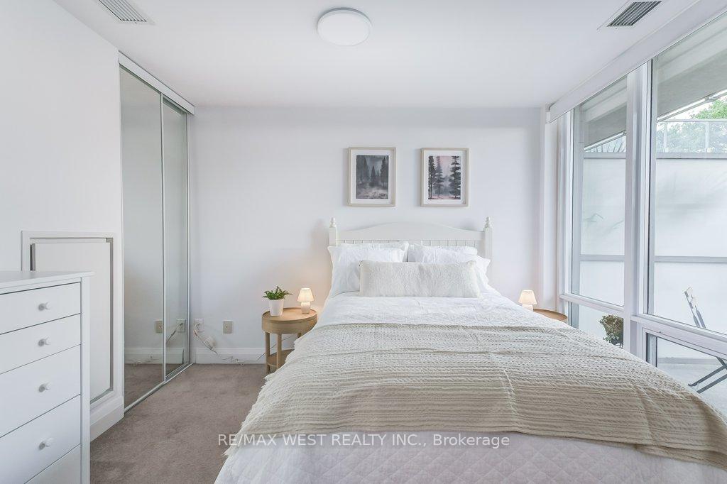 Photo 19 of Unit 818, 1 Bedford Road, Toronto, The Annex — HOMEH