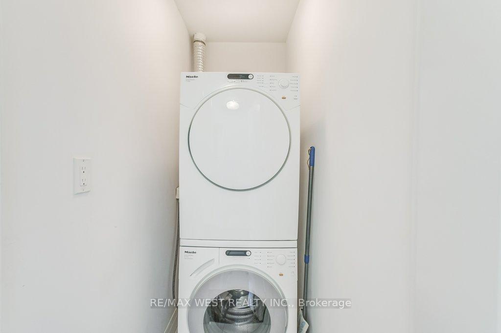 Photo 25 of Unit 818, 1 Bedford Road, Toronto, The Annex — HOMEH