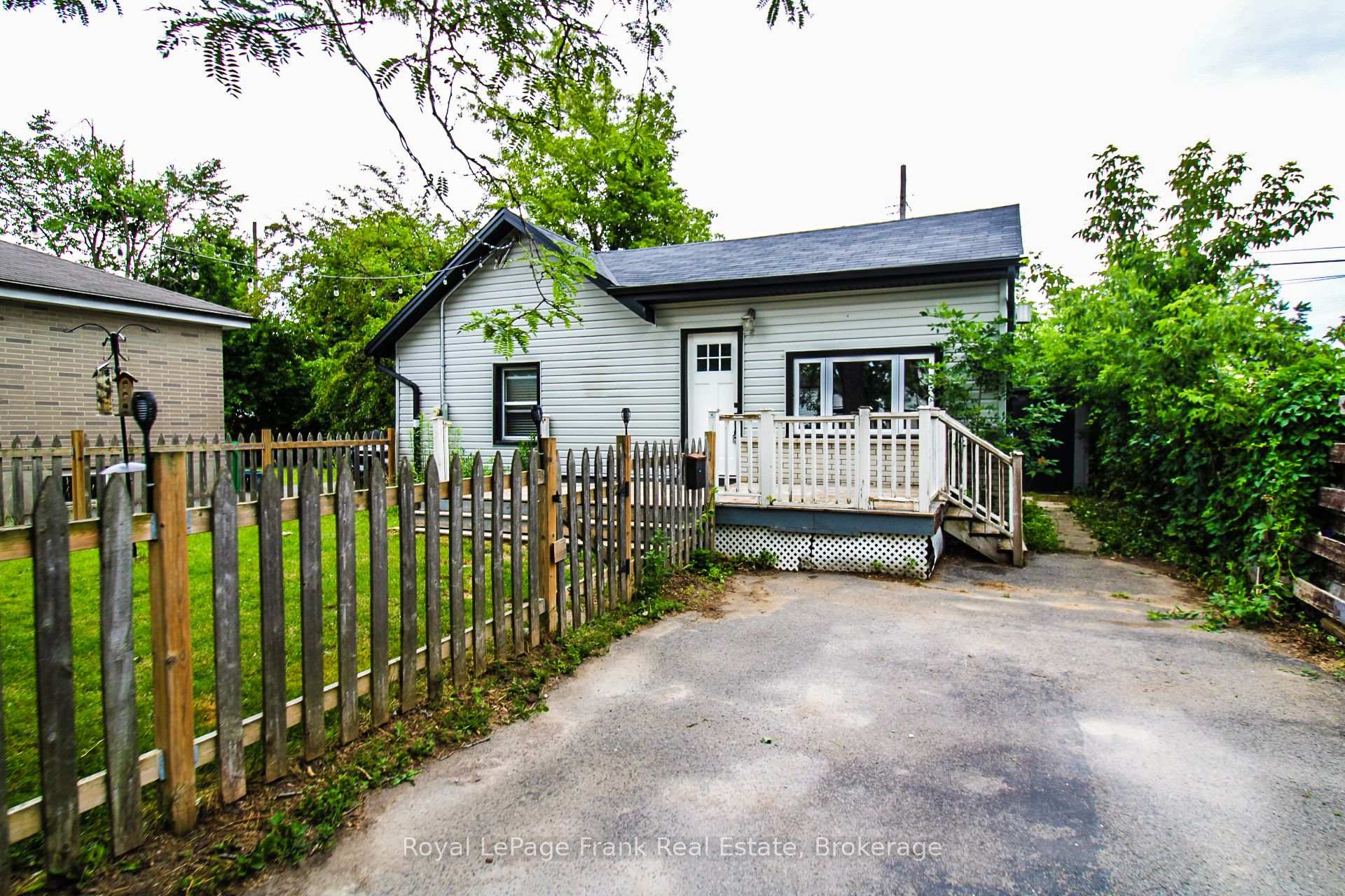 Photo 1 of 460 Howden Street, Peterborough, Otonabee Ward 1 — HOMEH