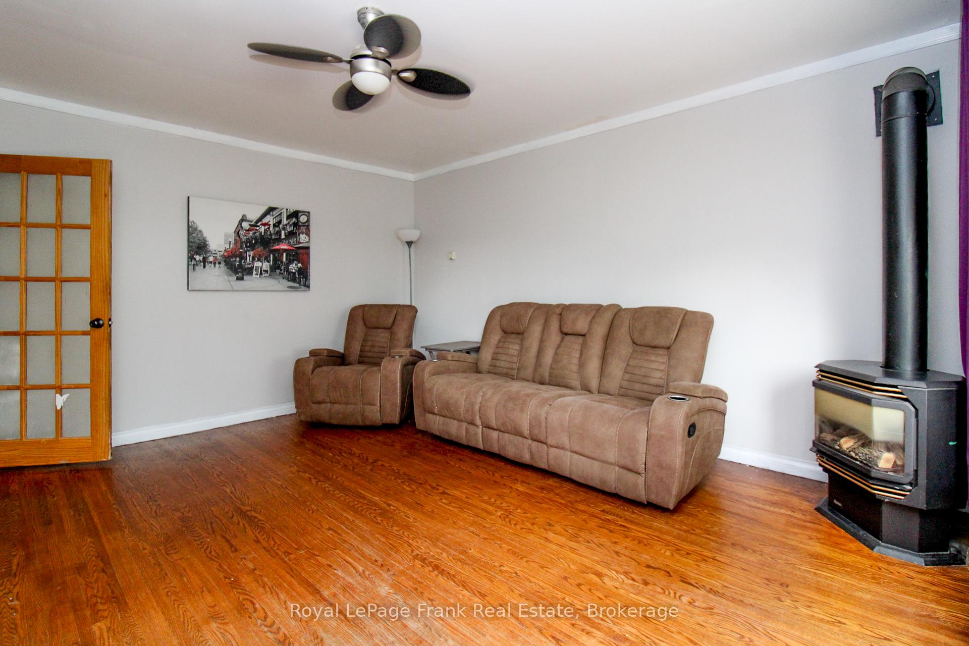 Photo 6 of 460 Howden Street, Peterborough, Otonabee Ward 1 — HOMEH