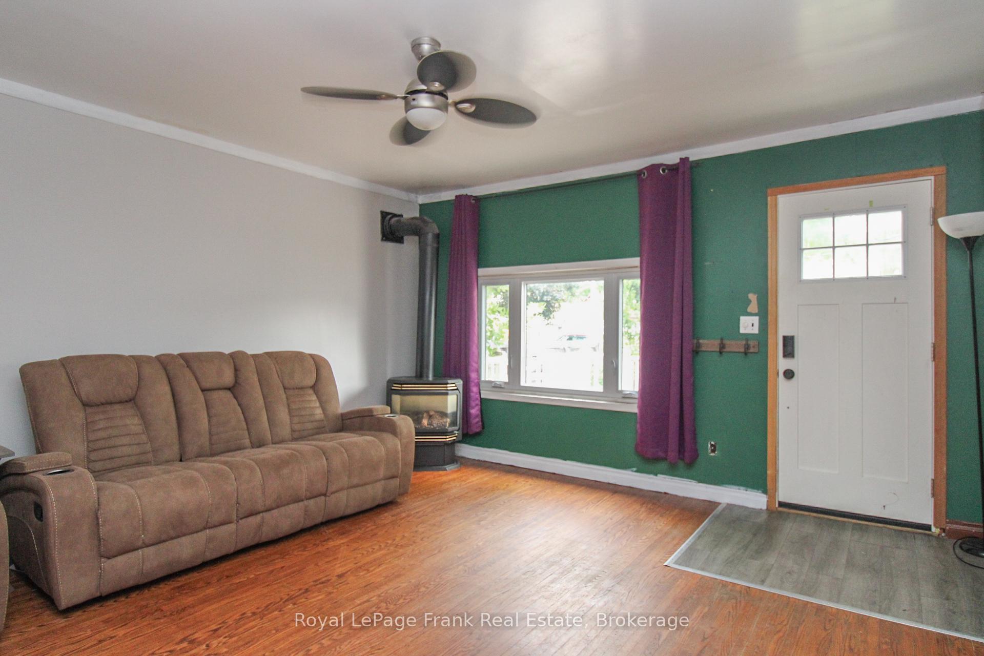 Photo 8 of 460 Howden Street, Peterborough, Otonabee Ward 1 — HOMEH