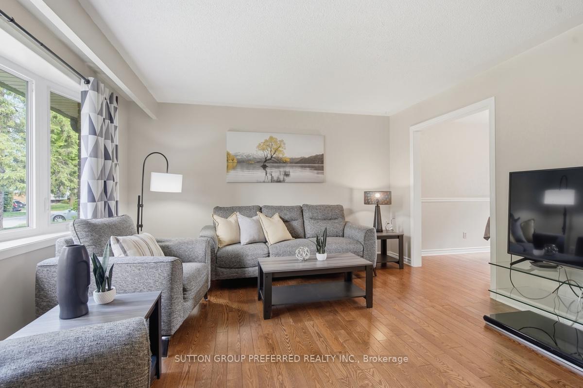 Photo 10 of 151 St Clair Crescent, London, South O — HOMEH