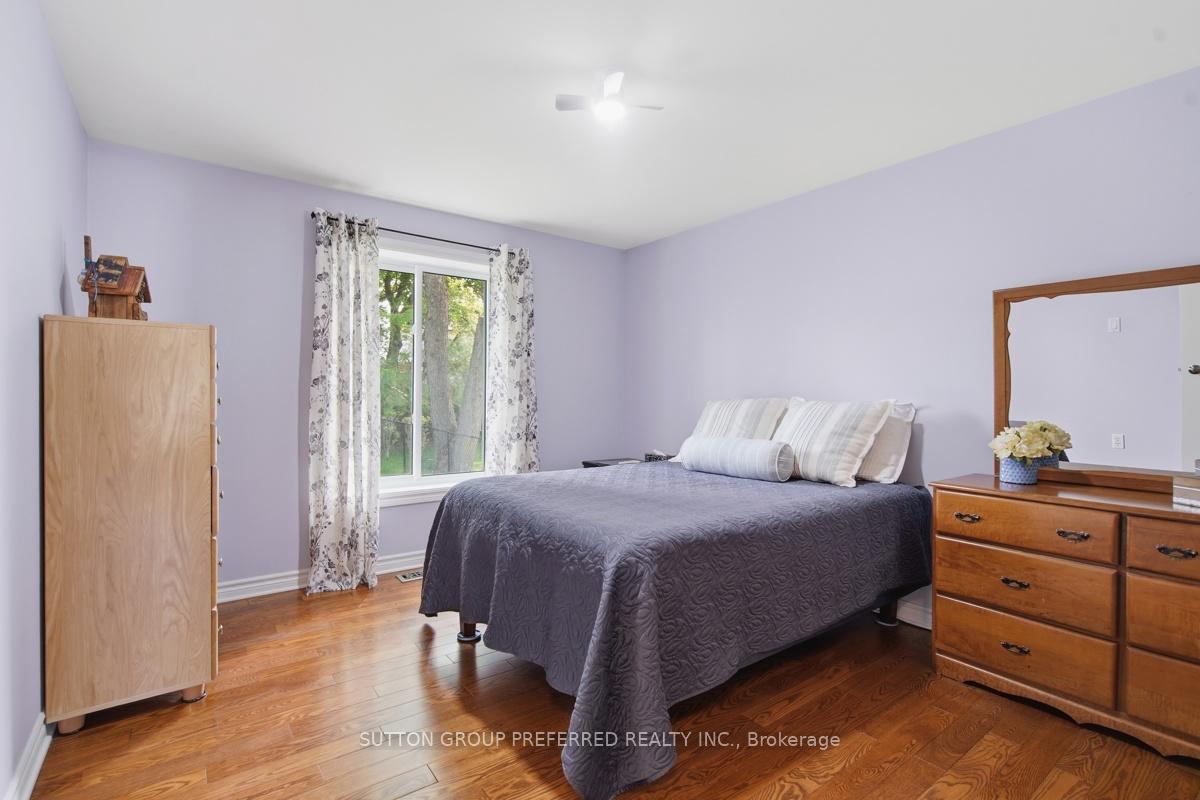 Photo 20 of 151 St Clair Crescent, London, South O — HOMEH