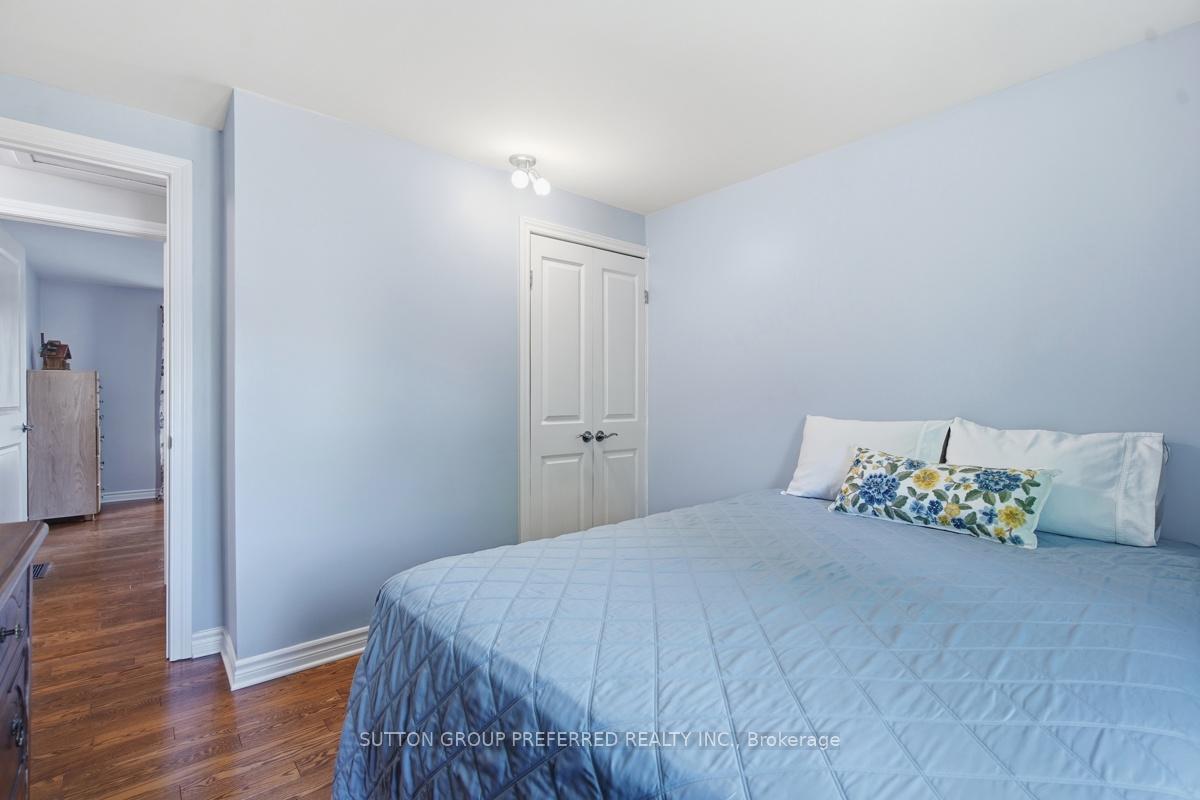 Photo 23 of 151 St Clair Crescent, London, South O — HOMEH