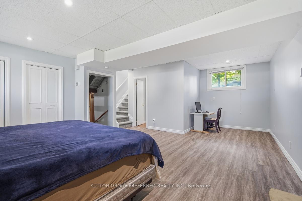 Photo 31 of 151 St Clair Crescent, London, South O — HOMEH