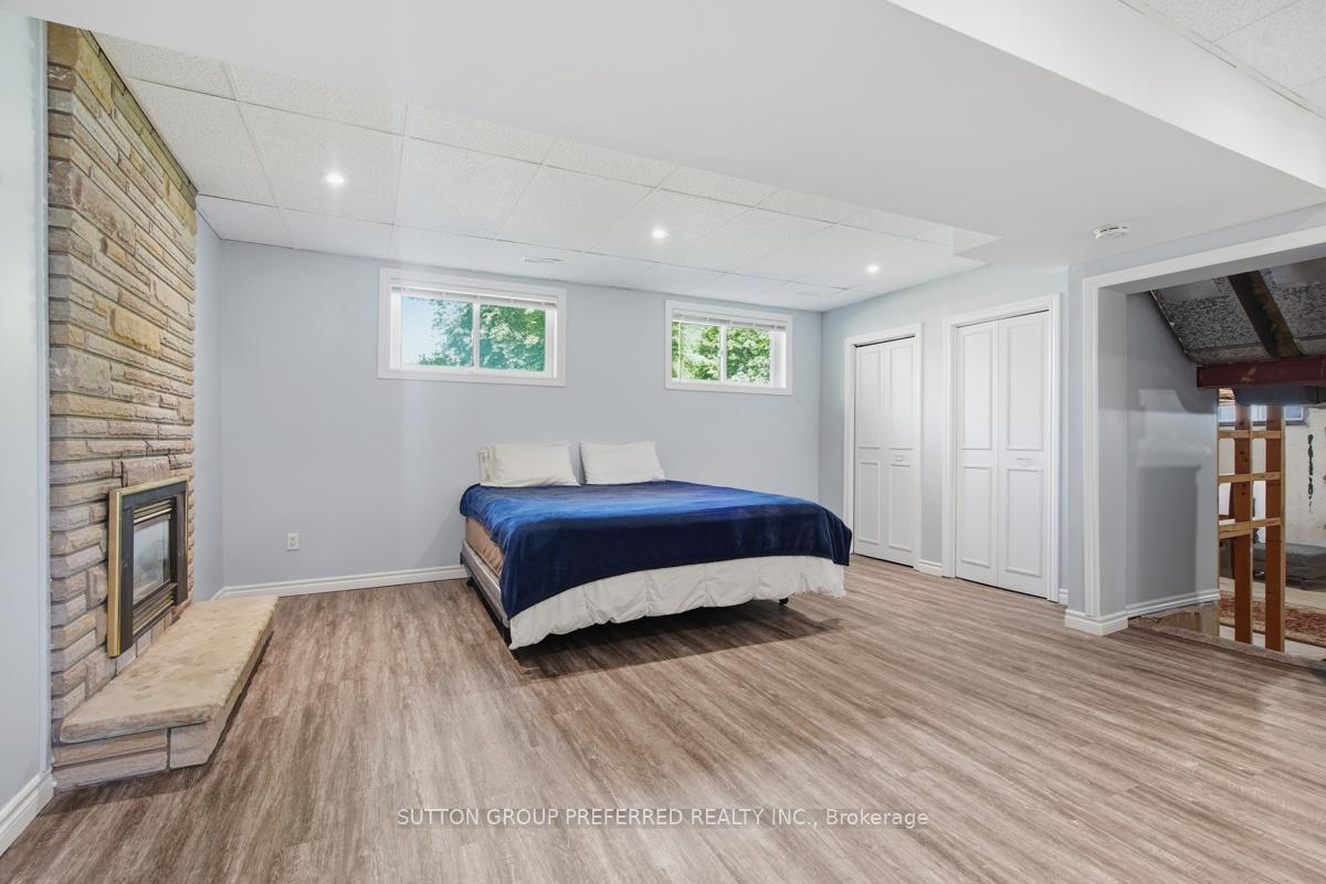 Photo 32 of 151 St Clair Crescent, London, South O — HOMEH