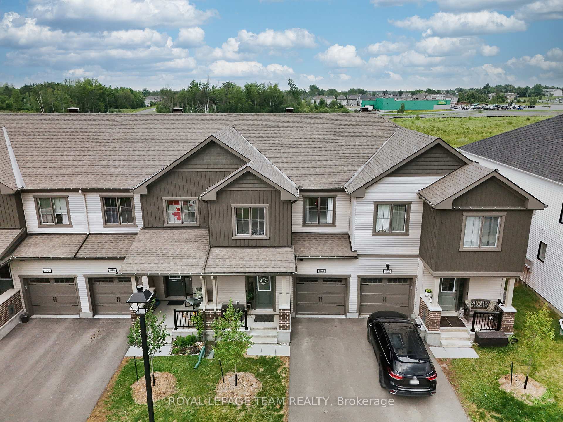 Photo 3 of 184 Robert Perry Street, North Grenville, North Grenville Twp (Kemptville South) — HOMEH