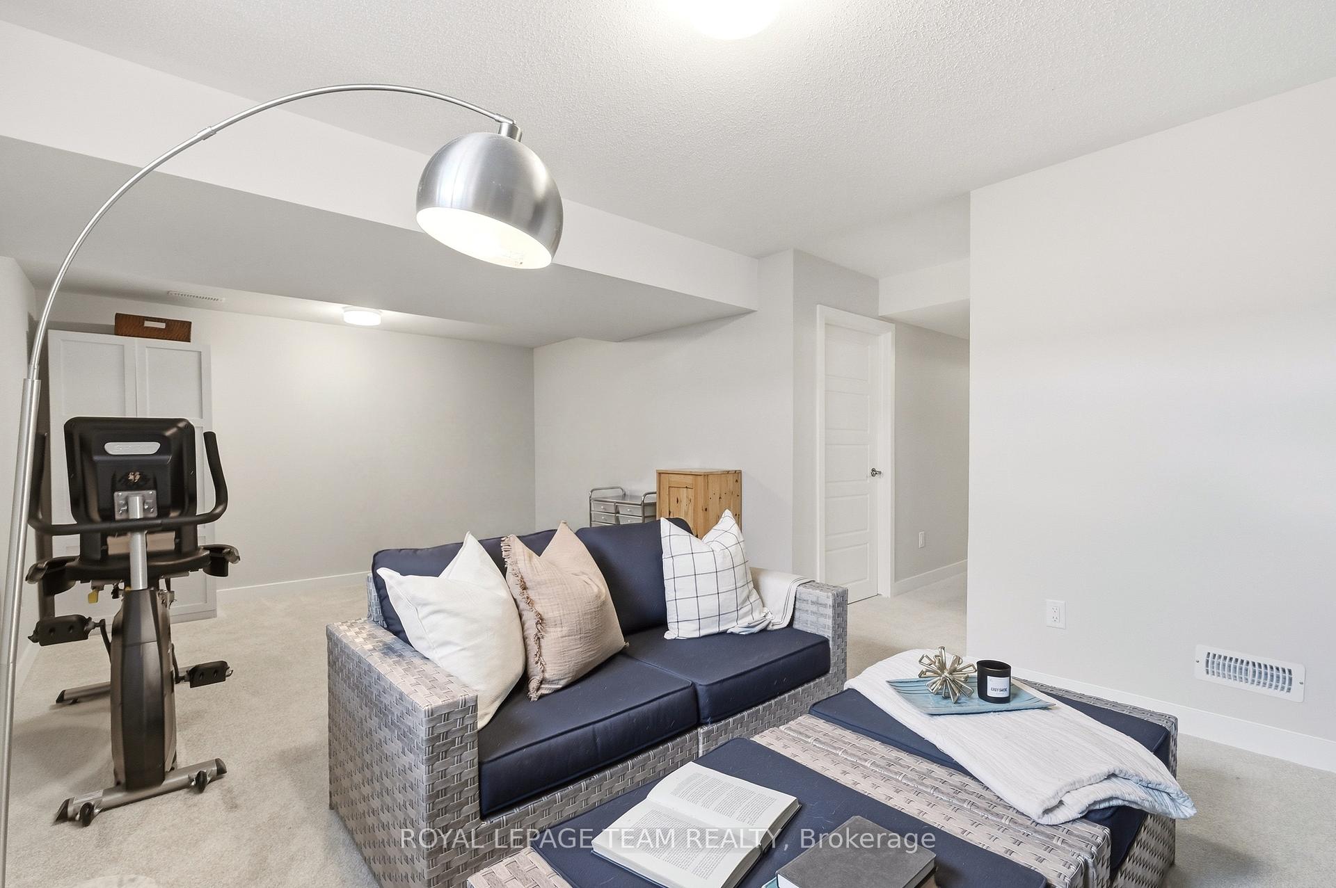 Photo 33 of 184 Robert Perry Street, North Grenville, North Grenville Twp (Kemptville South) — HOMEH