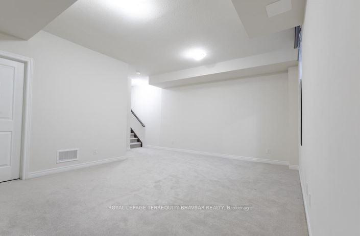 Photo 32 of 8 Grassbourne Avenue, Kitchener, Huron Park — HOMEH