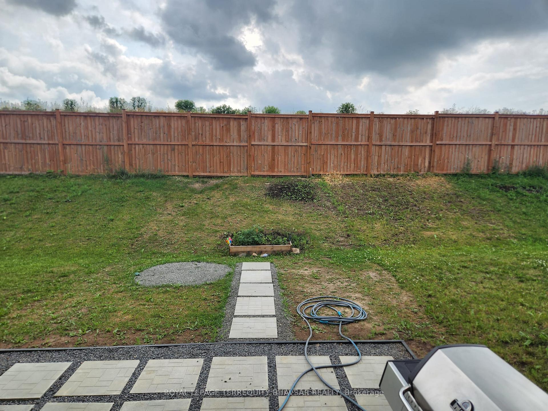 Photo 35 of 8 Grassbourne Avenue, Kitchener, Huron Park — HOMEH