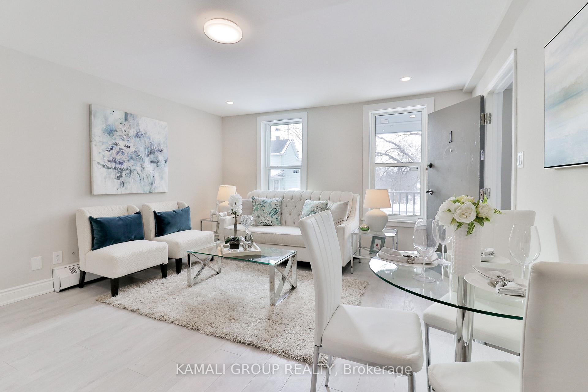 Front of Unit UNIT 1, 81 McMillan Drive