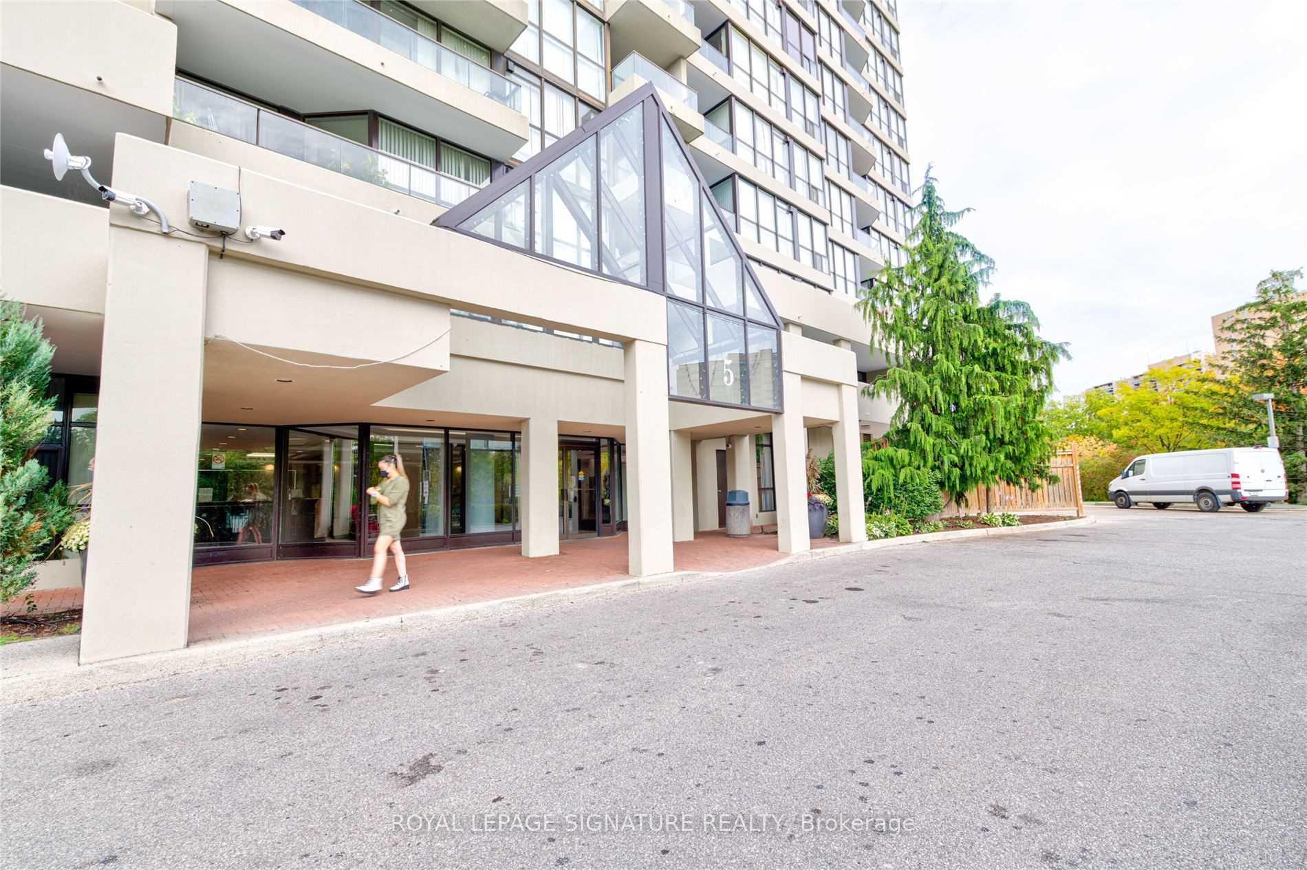 Photo 2 of Unit 1406, 5 Rowntree Road, Etobicoke, Mount Olive-Silverstone-Jamestown — HOMEH