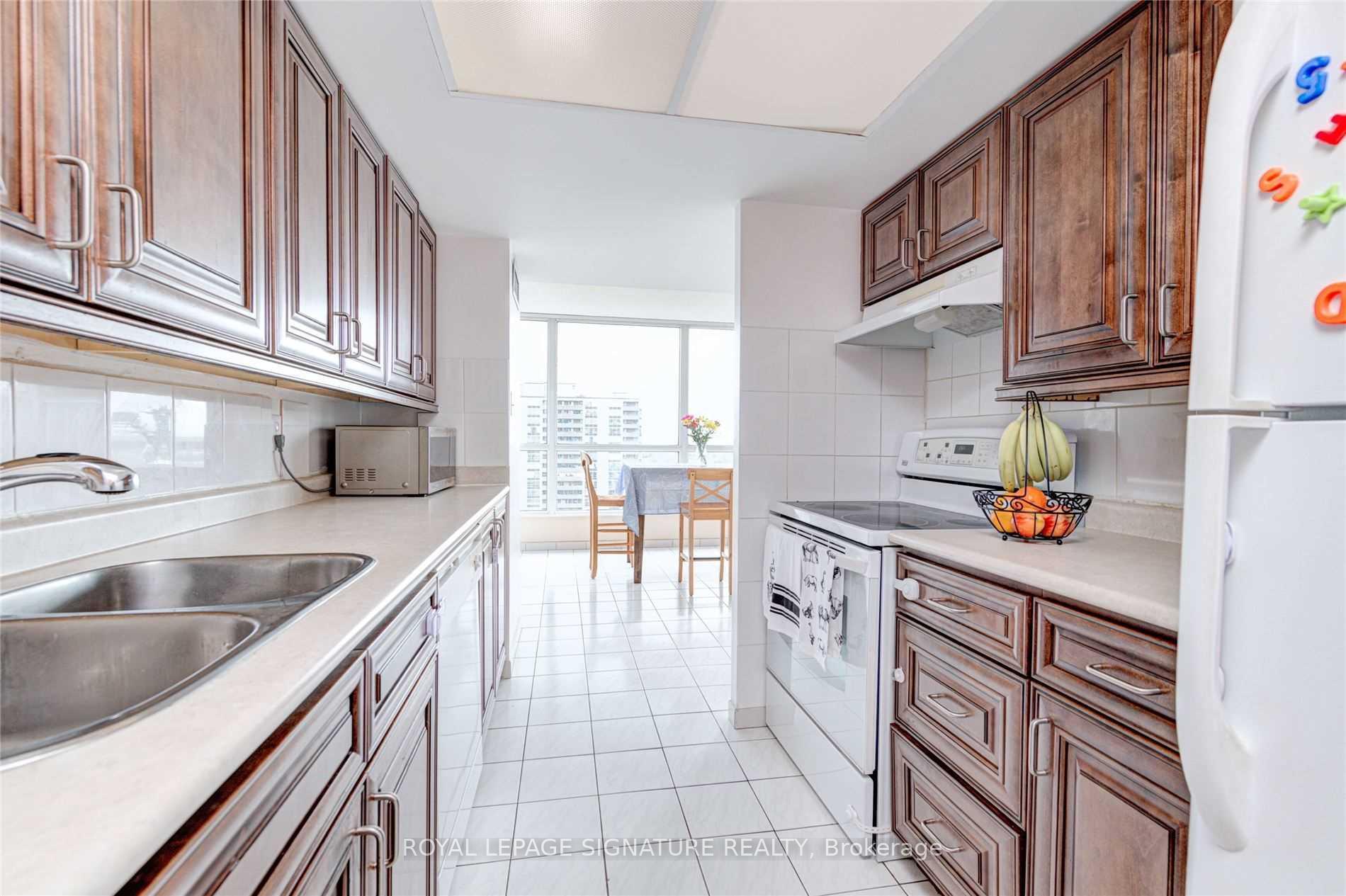 Photo 10 of Unit 1406, 5 Rowntree Road, Etobicoke, Mount Olive-Silverstone-Jamestown — HOMEH