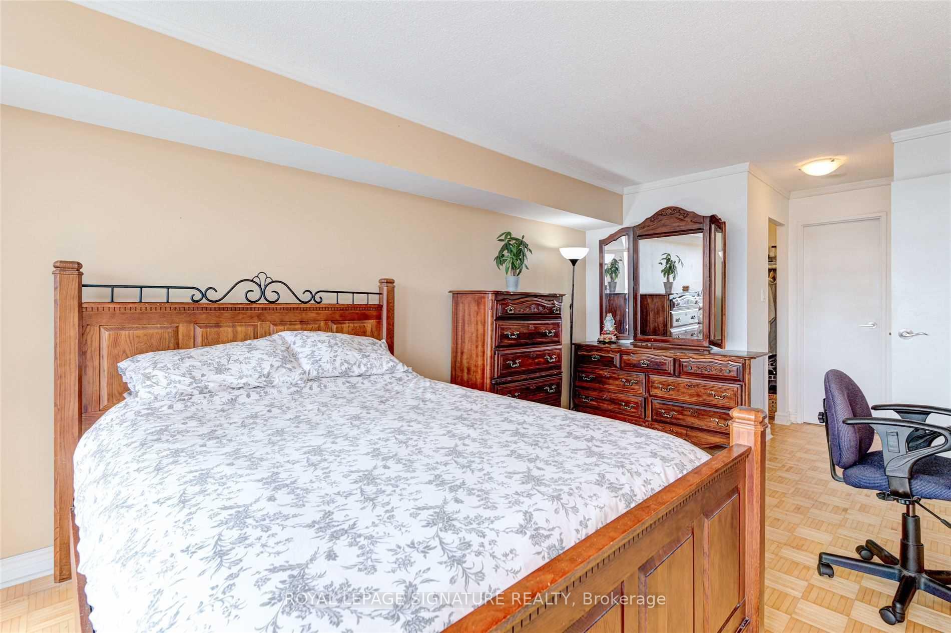 Photo 17 of Unit 1406, 5 Rowntree Road, Etobicoke, Mount Olive-Silverstone-Jamestown — HOMEH