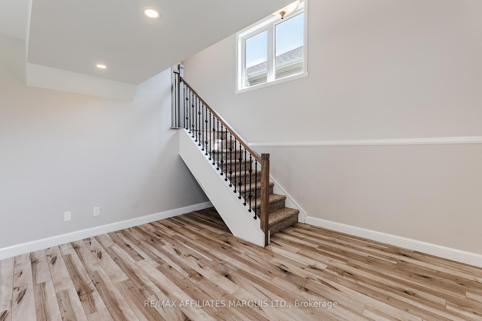 Photo 9 of 2459 Watson Crescent, Cornwall, Cornwall — HOMEH