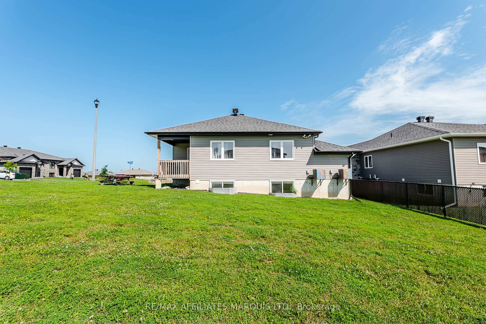 Photo 28 of 2459 Watson Crescent, Cornwall, Cornwall — HOMEH