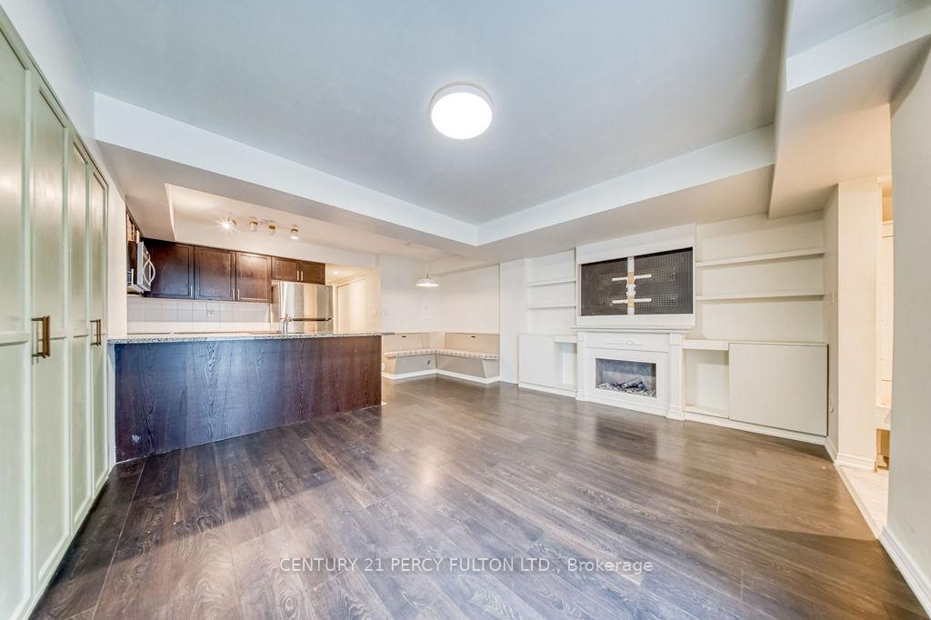 Front of Unit 103, 3 Applewood Lane W