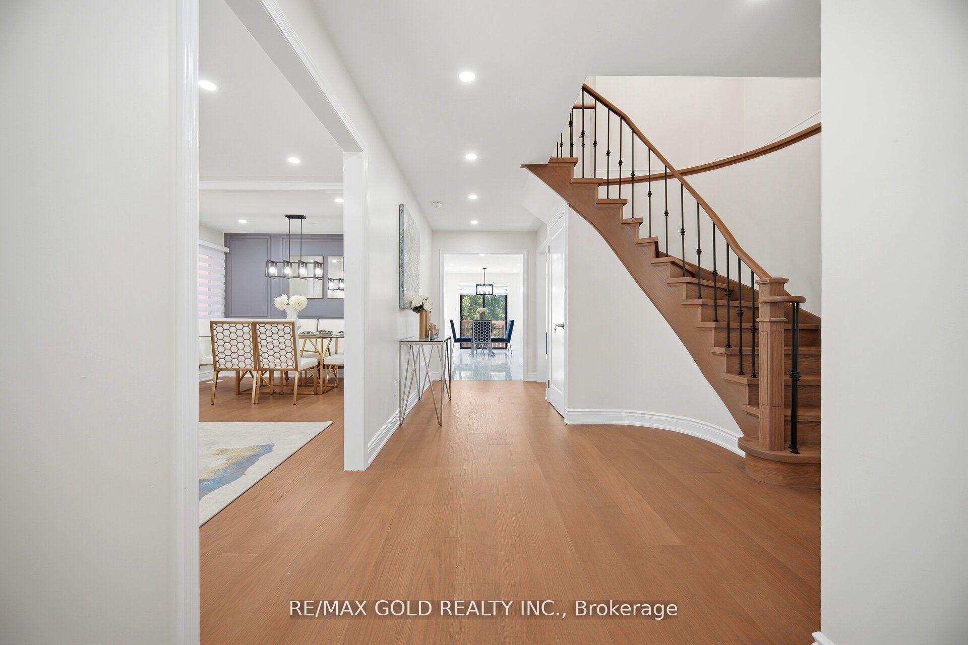 Photo 6 of 37 Lord Simcoe Drive, Brampton, Westgate — HOMEH