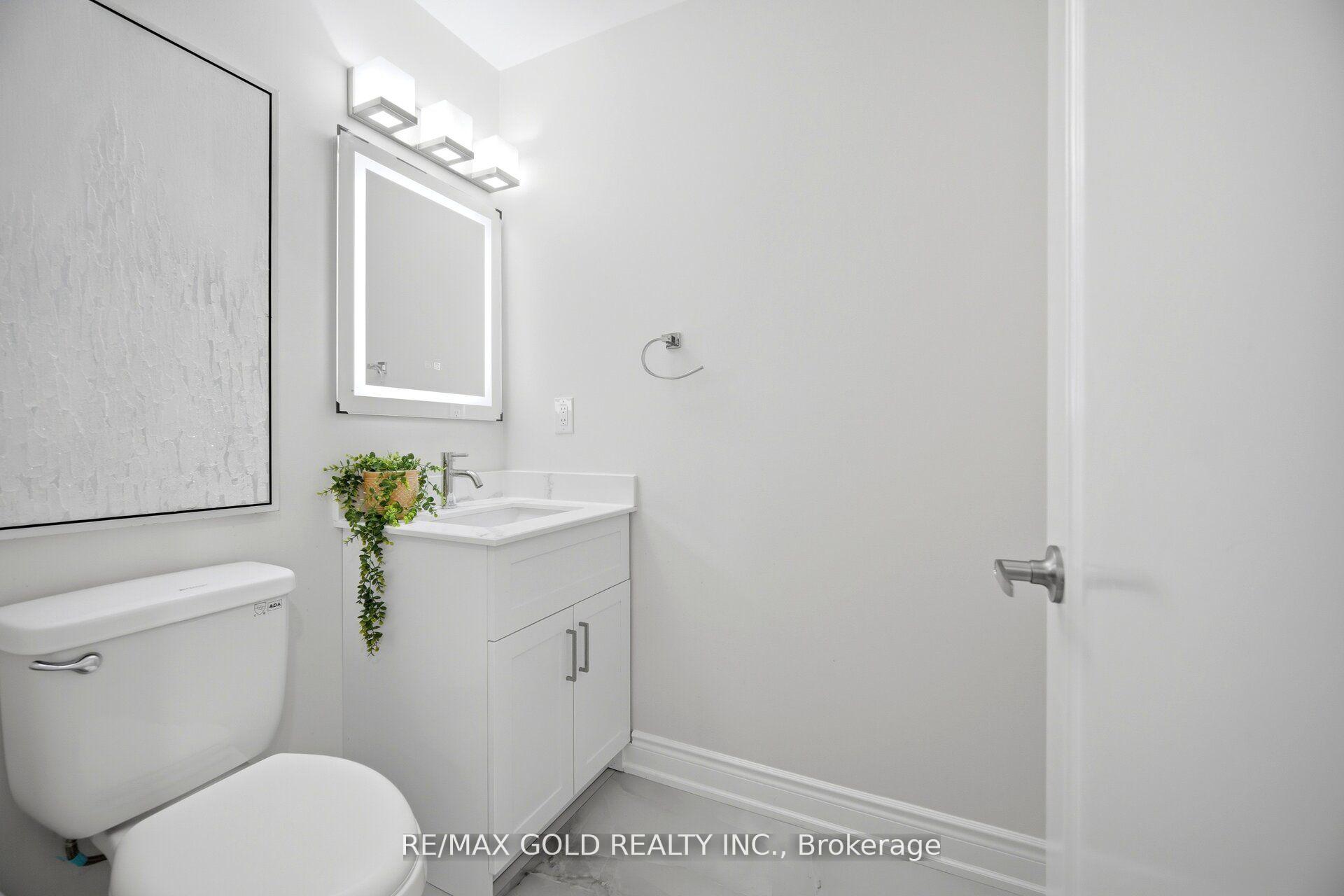 Photo 23 of 37 Lord Simcoe Drive, Brampton, Westgate — HOMEH