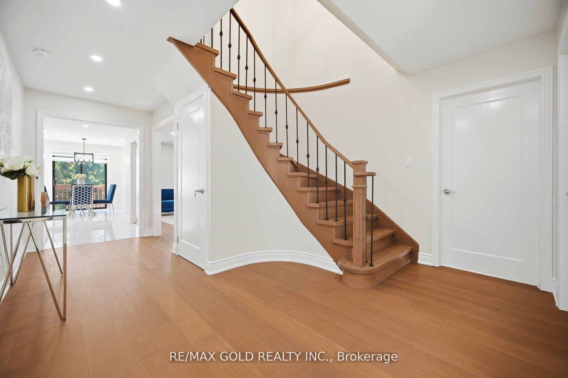 Photo 25 of 37 Lord Simcoe Drive, Brampton, Westgate — HOMEH