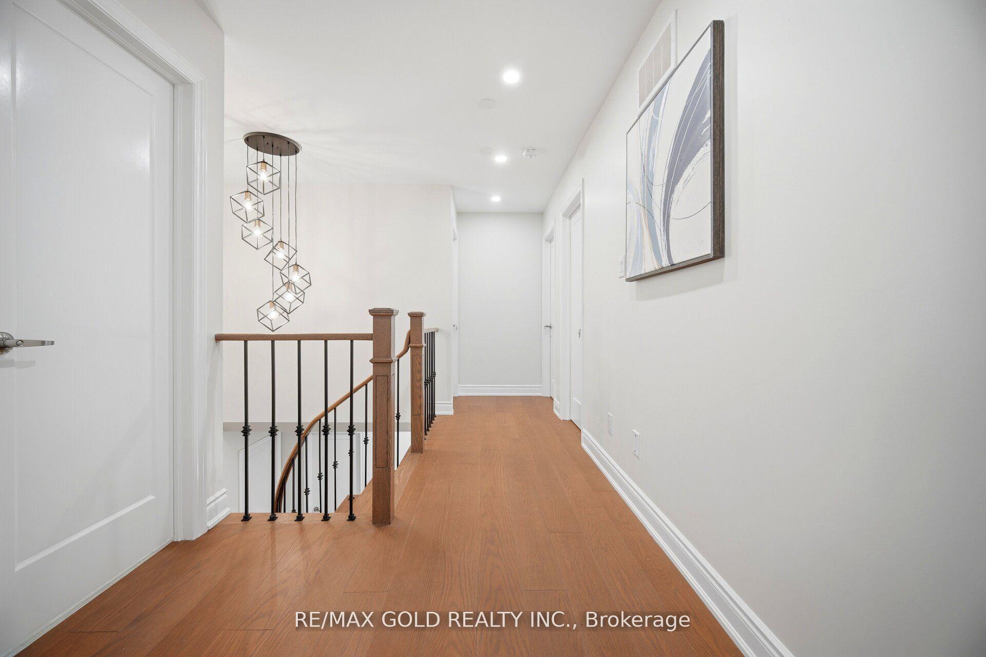 Photo 26 of 37 Lord Simcoe Drive, Brampton, Westgate — HOMEH