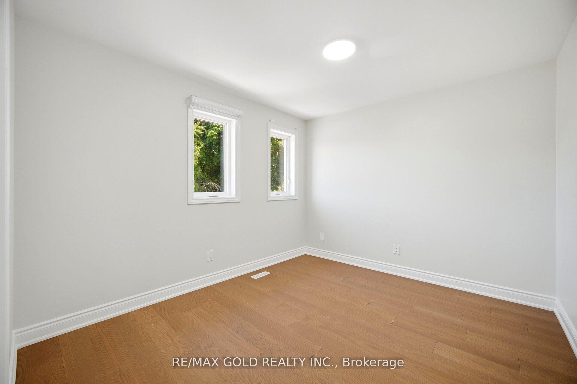 Photo 33 of 37 Lord Simcoe Drive, Brampton, Westgate — HOMEH