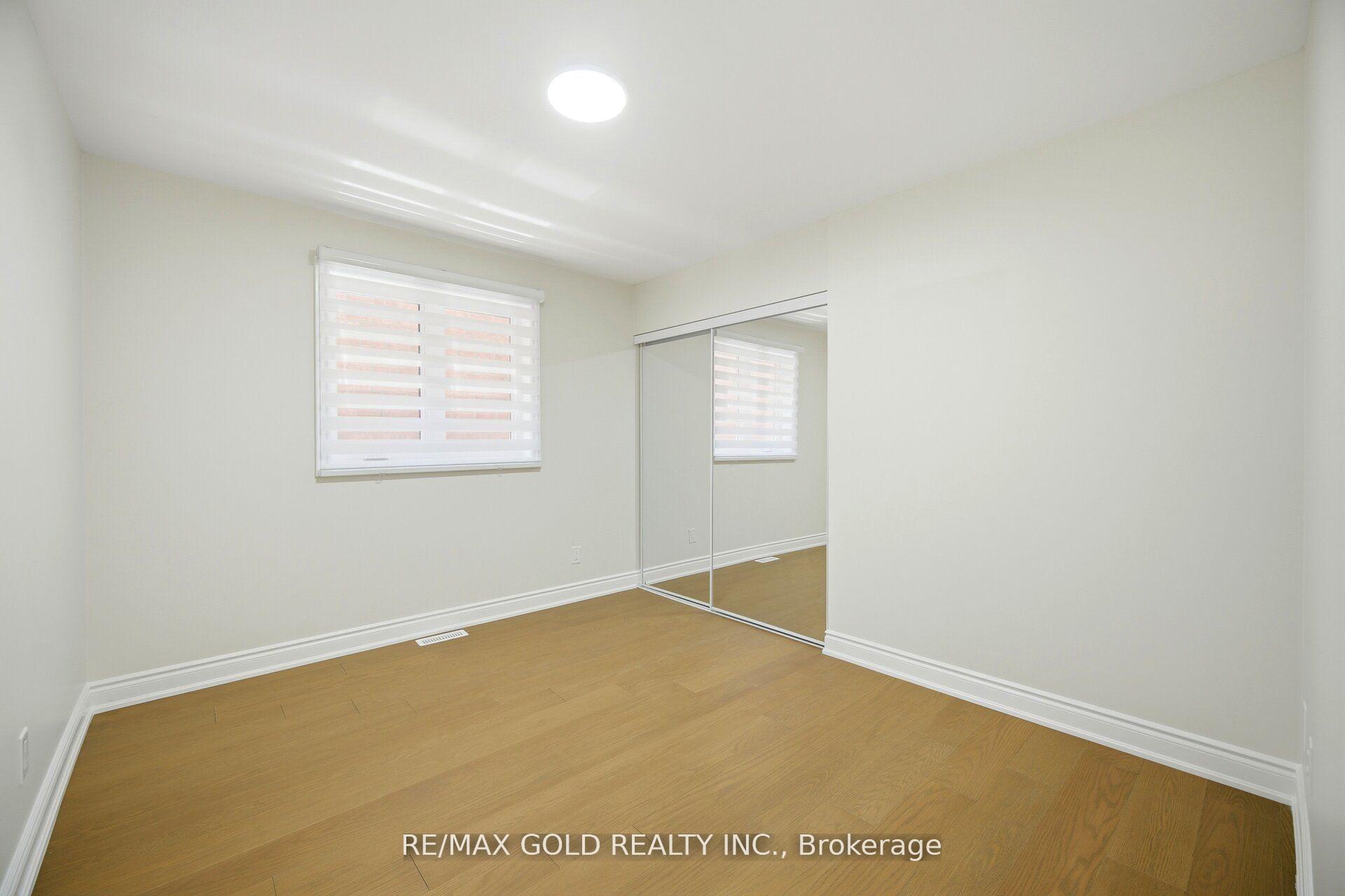 Photo 34 of 37 Lord Simcoe Drive, Brampton, Westgate — HOMEH