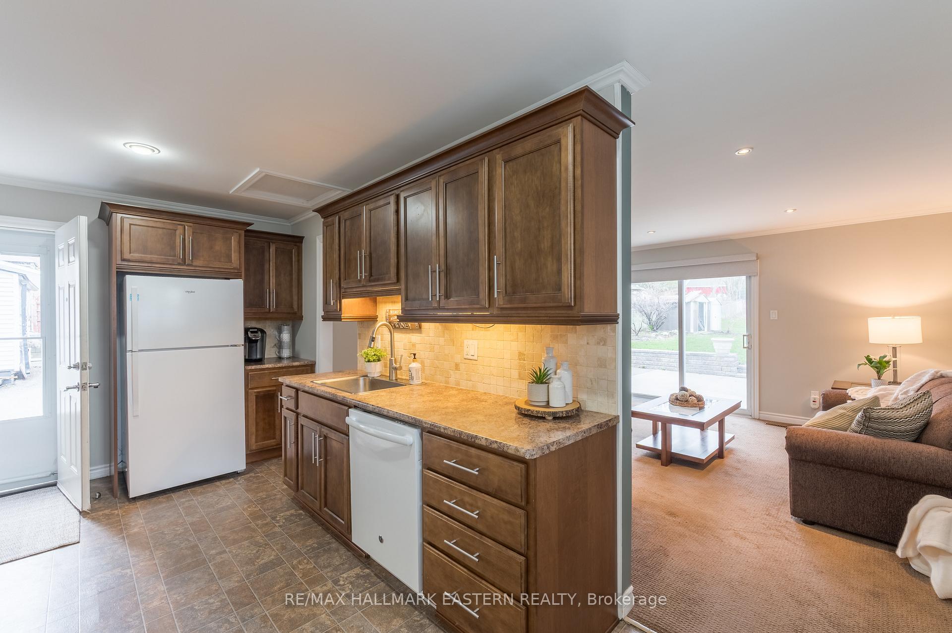 Photo 12 of 584 Paterson Street, Peterborough, Town Ward 3 — HOMEH