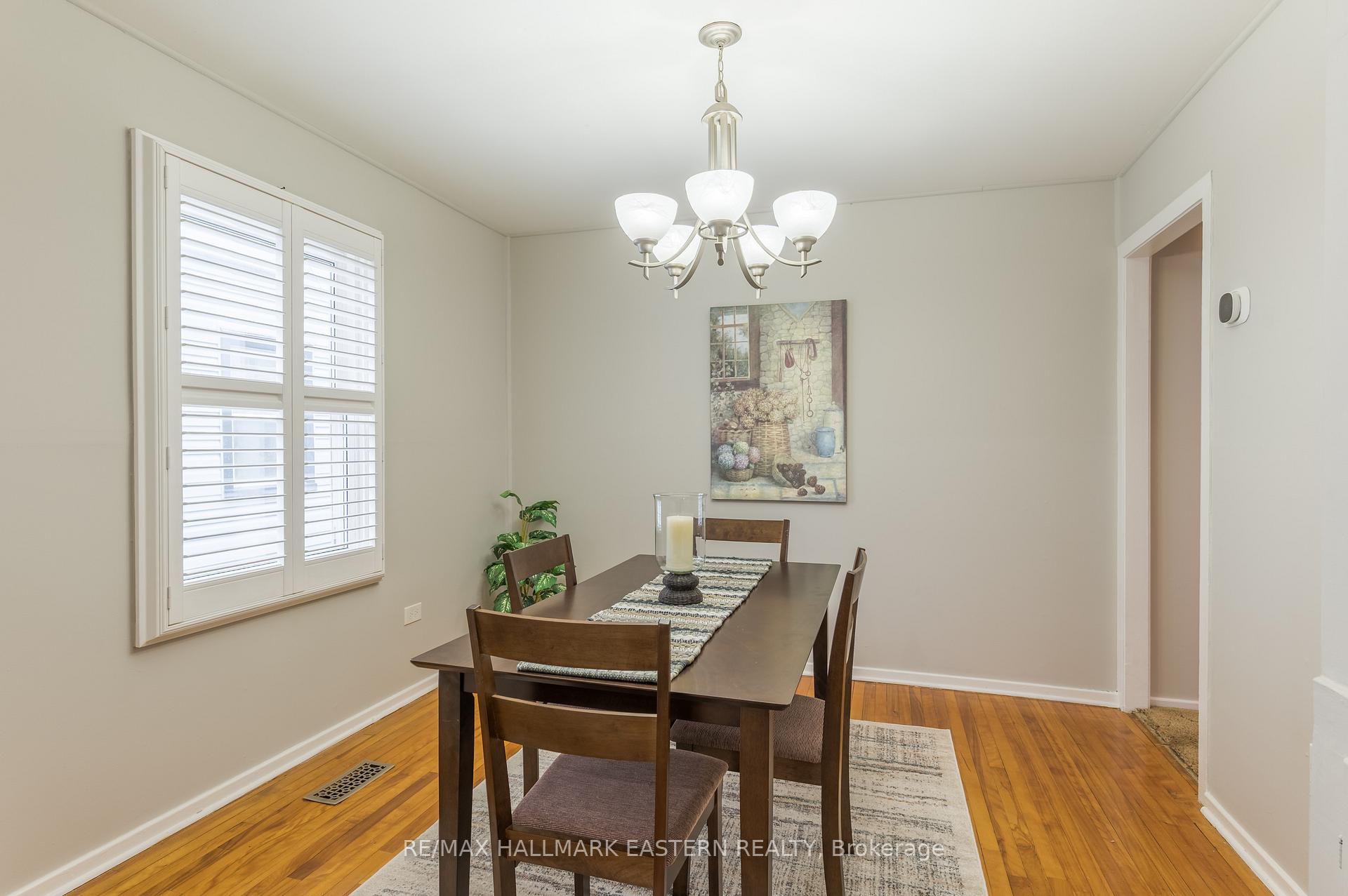 Photo 19 of 584 Paterson Street, Peterborough, Town Ward 3 — HOMEH