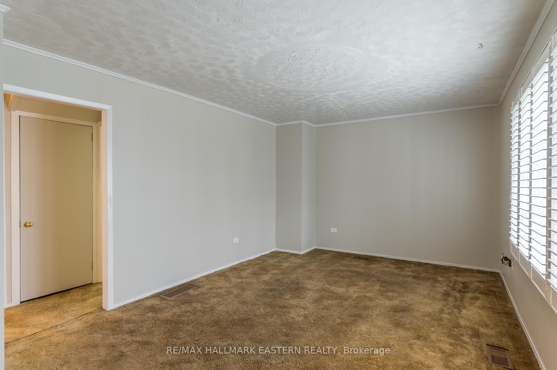 Photo 23 of 584 Paterson Street, Peterborough, Town Ward 3 — HOMEH
