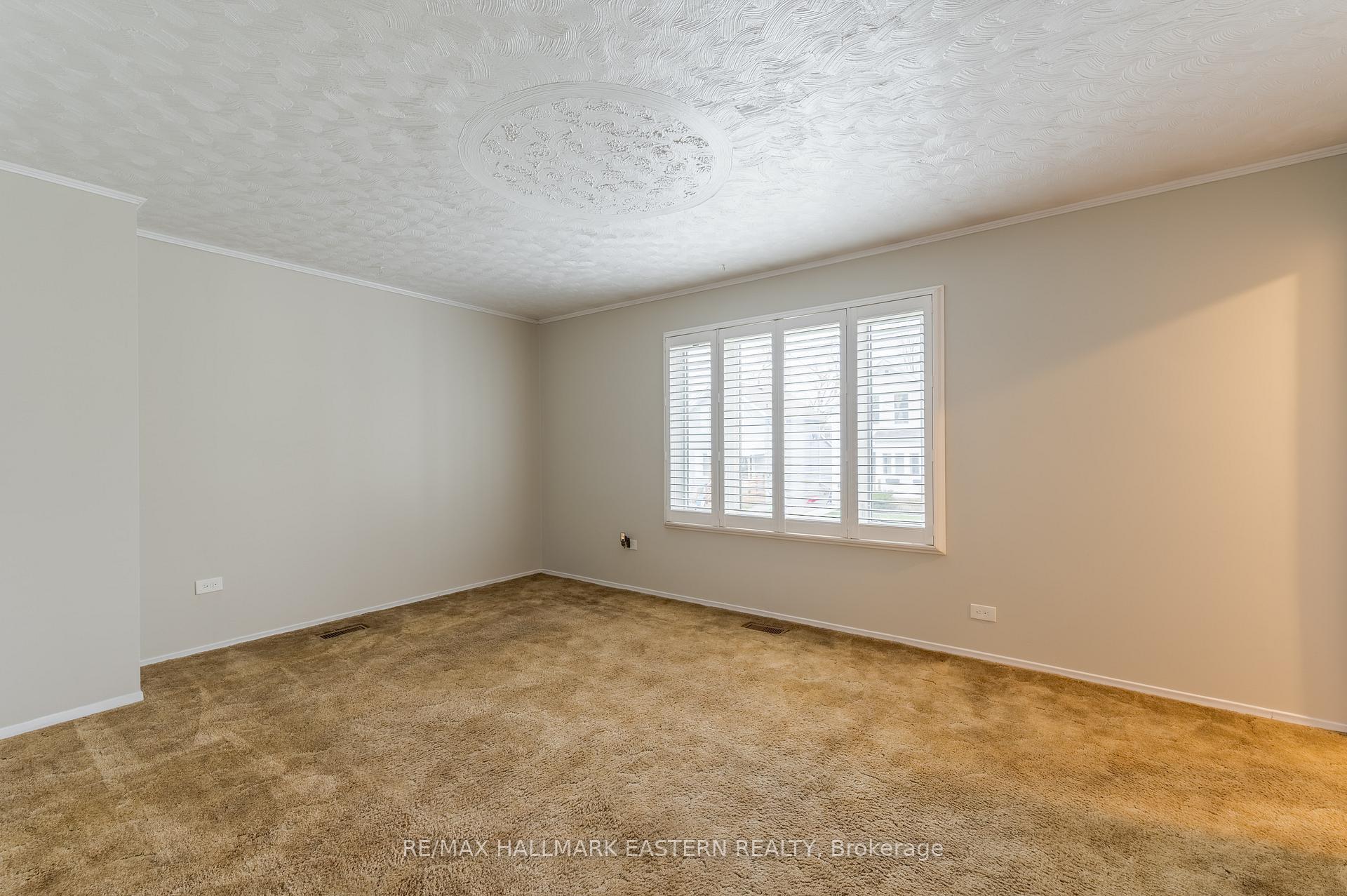 Photo 24 of 584 Paterson Street, Peterborough, Town Ward 3 — HOMEH