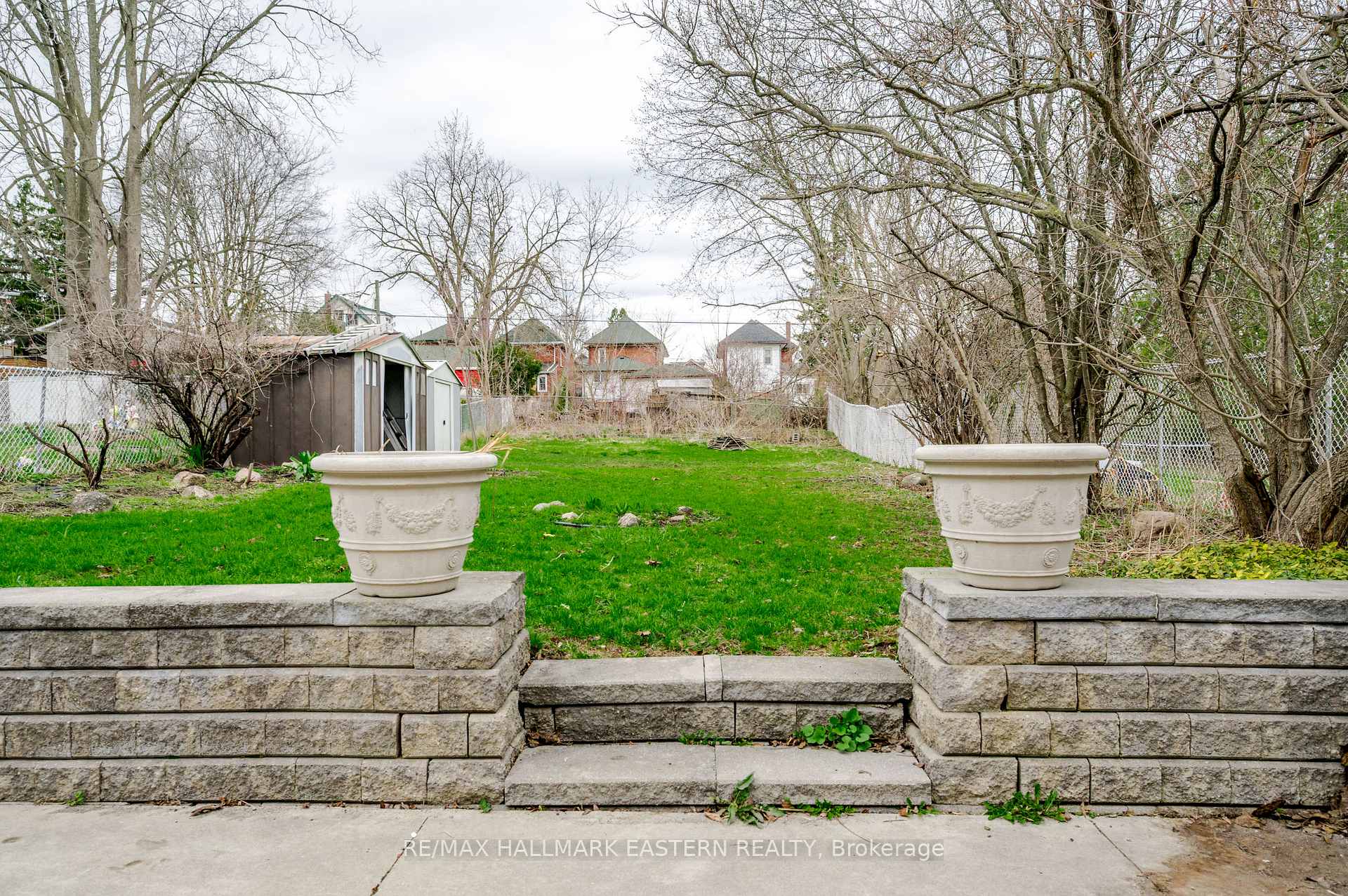 Photo 43 of 584 Paterson Street, Peterborough, Town Ward 3 — HOMEH