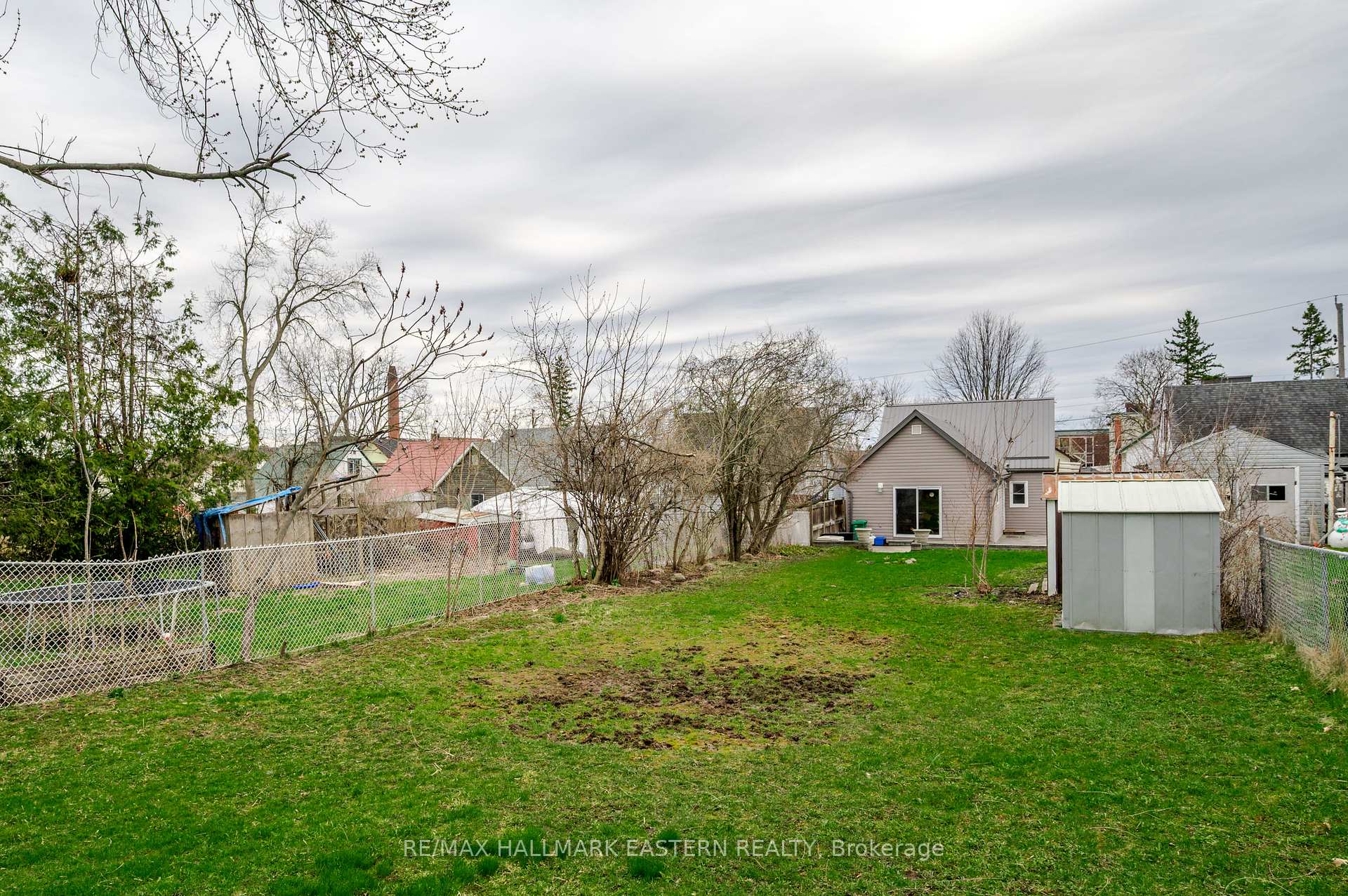 Photo 45 of 584 Paterson Street, Peterborough, Town Ward 3 — HOMEH