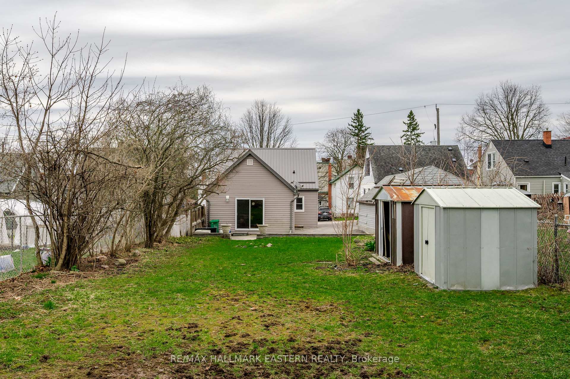 Photo 46 of 584 Paterson Street, Peterborough, Town Ward 3 — HOMEH