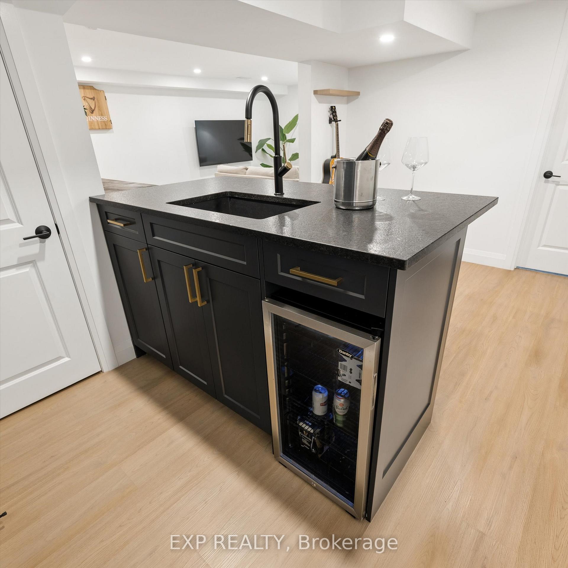 Photo 33 of 257 Laurentian Drive, Kitchener, Laurentian Hills — HOMEH