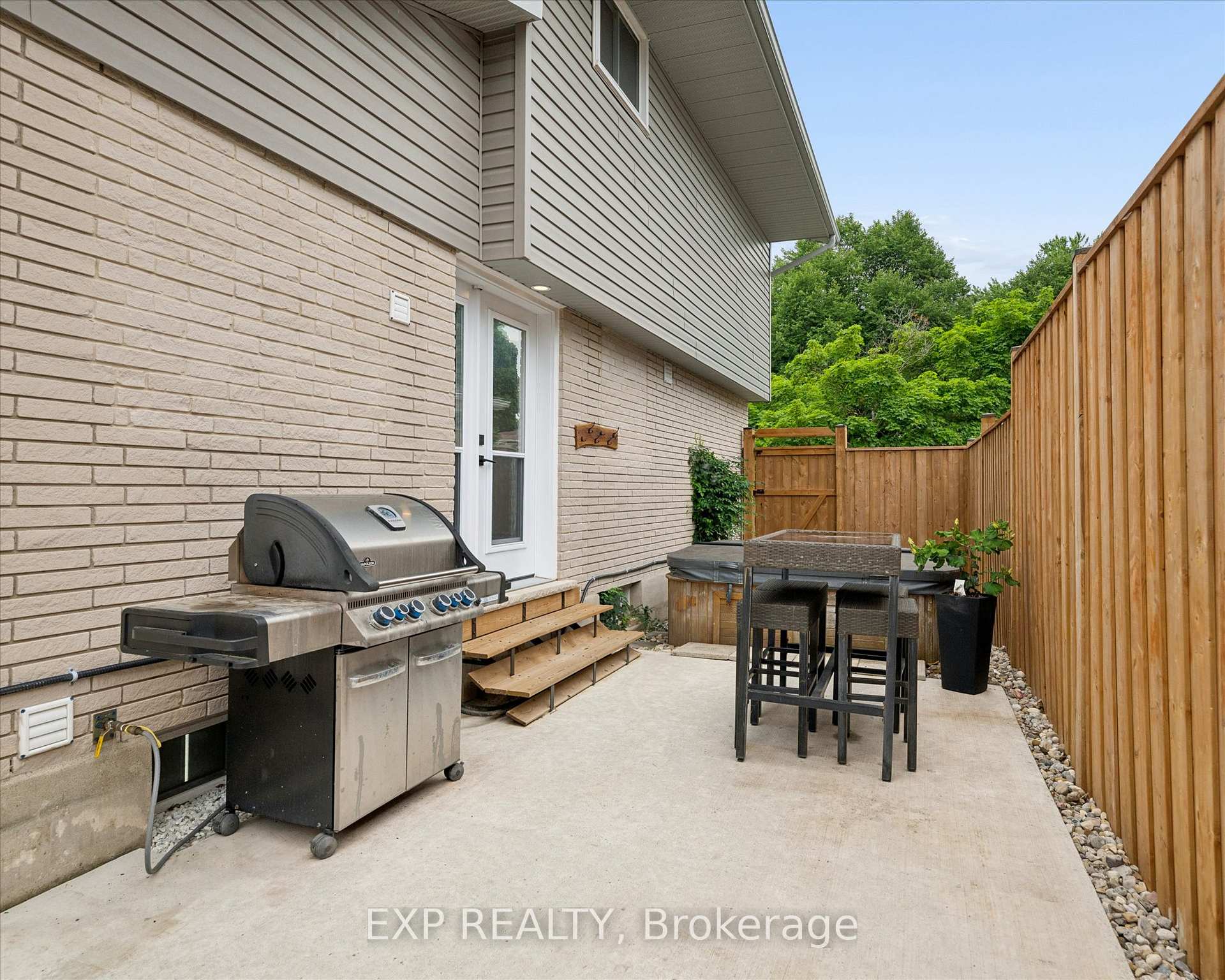 Photo 38 of 257 Laurentian Drive, Kitchener, Laurentian Hills — HOMEH