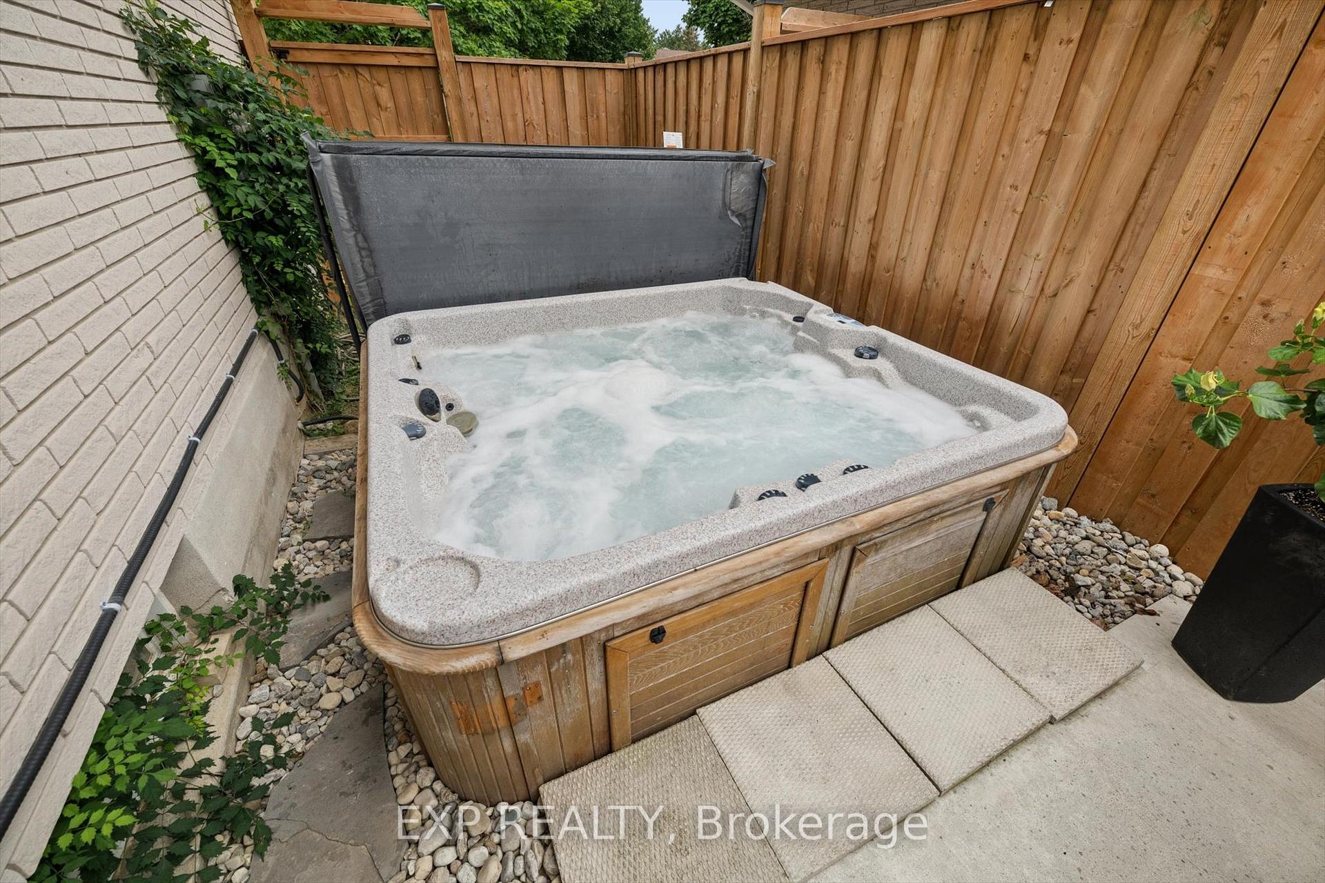 Photo 39 of 257 Laurentian Drive, Kitchener, Laurentian Hills — HOMEH