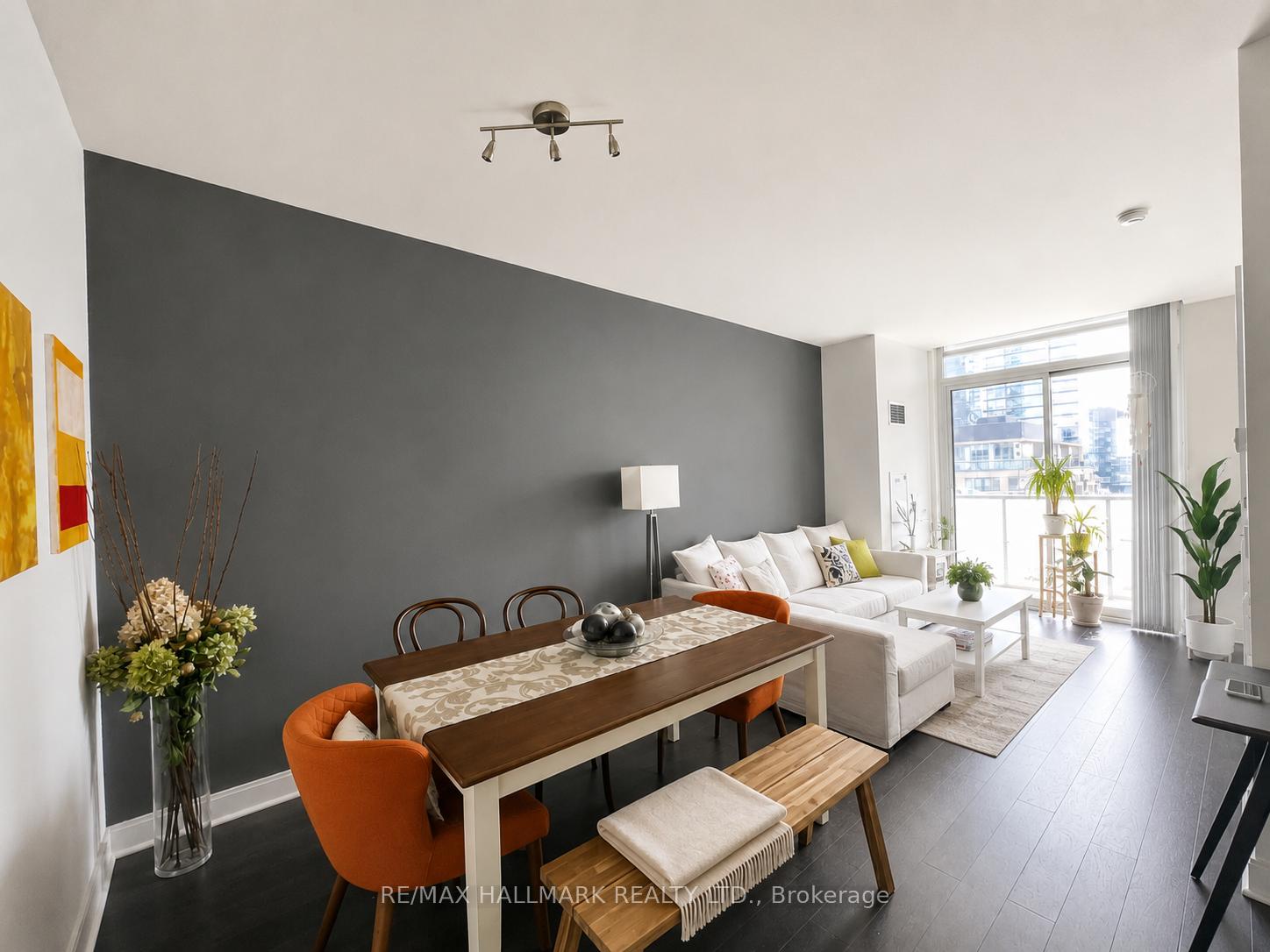 Photo 3 of Unit 721, 825 Church Street, Toronto, Rosedale-Moore Park — HOMEH